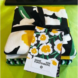 NEW DVF for Target Arrow Geo Green/Yellow Poppy 2pk Cotton Kitchen Towels